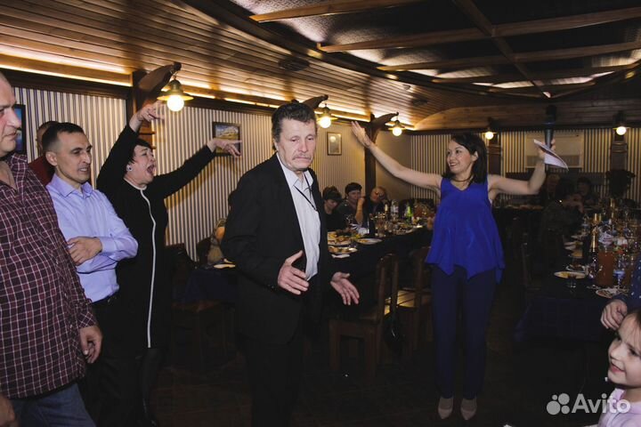 Поющая ведущая тамада на свадьбу юбилей никах