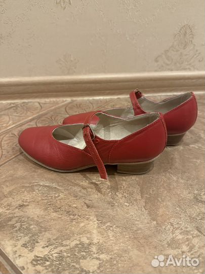 Туфли для хореографии и народных танцев красные