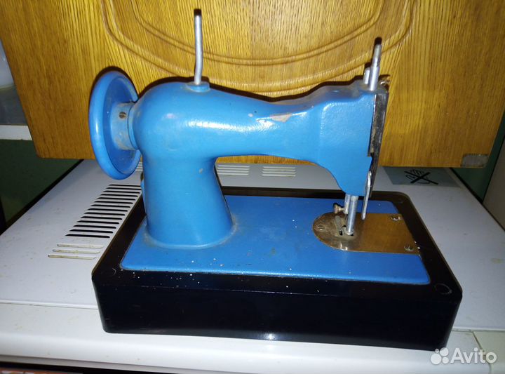 Детская швейная машинка СССР