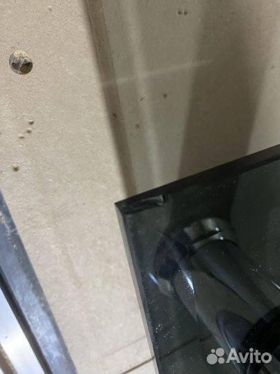 Стеклянный стол