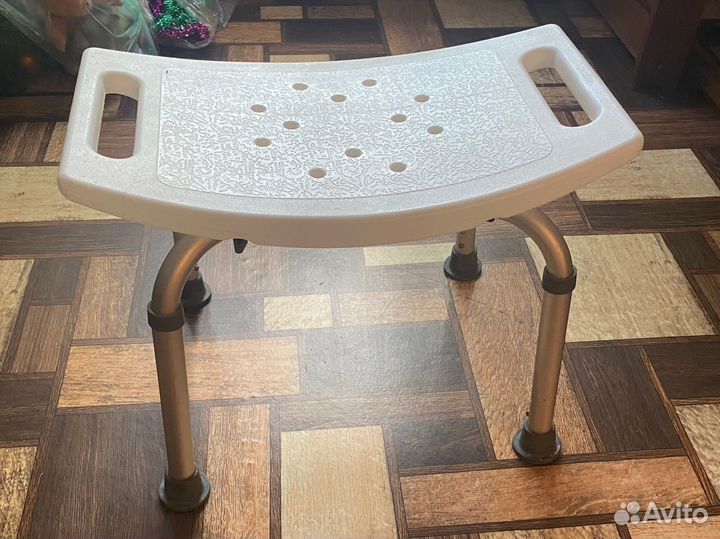 Стул для ванны и душа