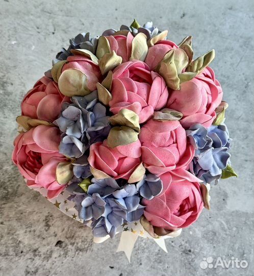 Букет в шляпной коробке, зефирные цветы, подарок