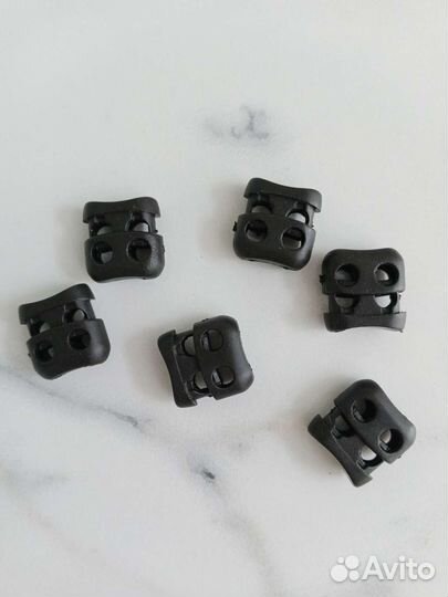 Зажим, фиксатор для резинки, шнура, черный