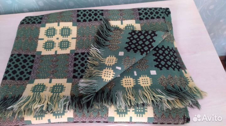 Шерстяное покрывало-плед