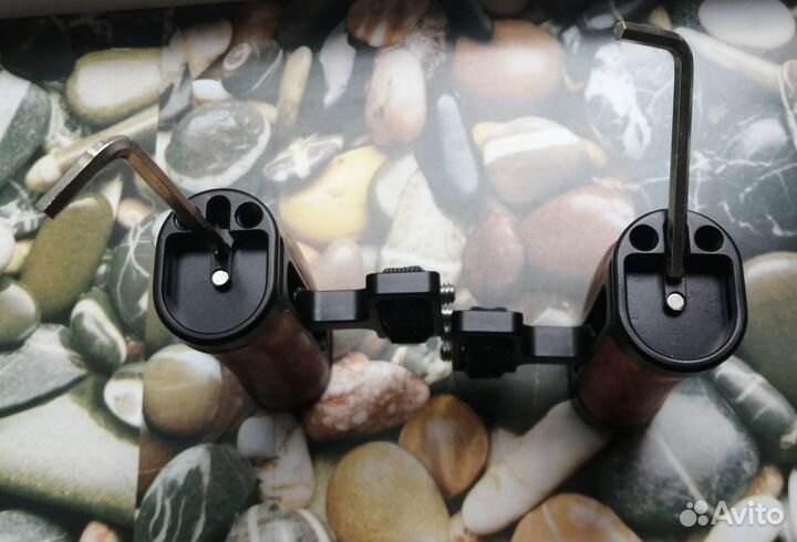 Универсальная боковая ручка Ulanzi R075