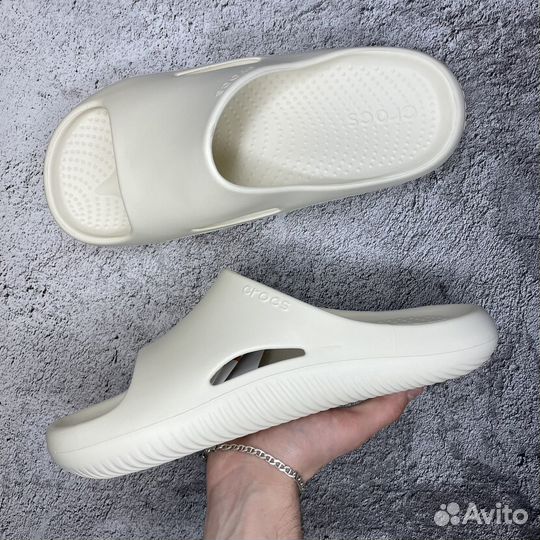 Шлёпанцы Crocs Mellow Slides