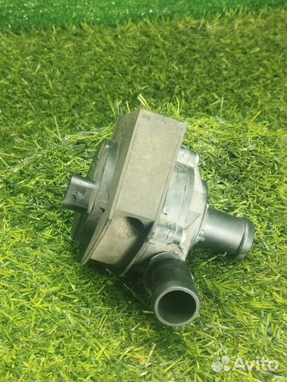 Водяной насос 5Q0965567 Skoda VW Audi