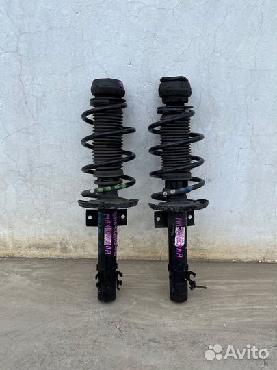 Амортизаторы передние на Volkswagen Polo 5