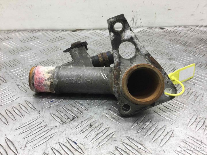 Фланец (тройник) системы охлаждения Ford Transit F