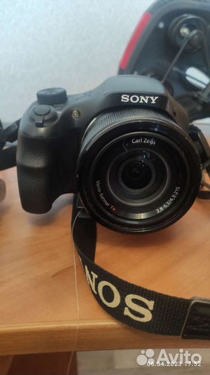 Цифровой профессиональный фотоаппарат