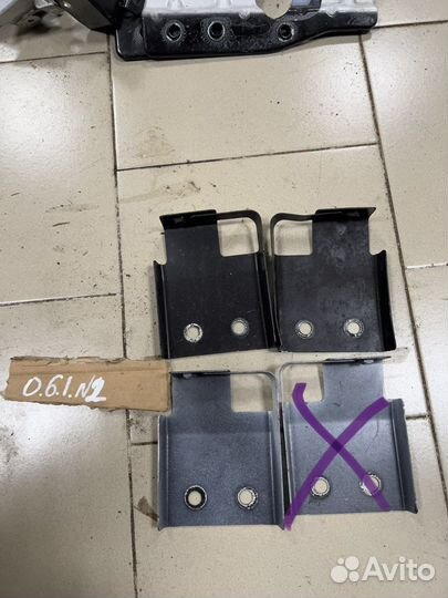 Кронштейн крыла Jaguar F-Pace x761