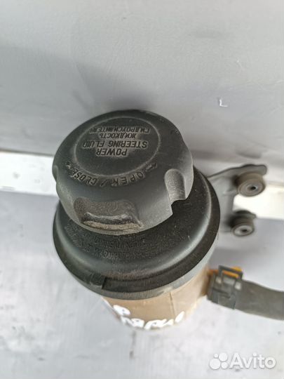 Бачок гур Hyundai Solaris