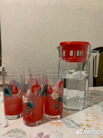 Кувшин стеклянный