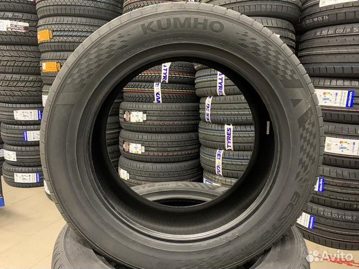 Kumho Ecsta PS71 215/55 R17 94