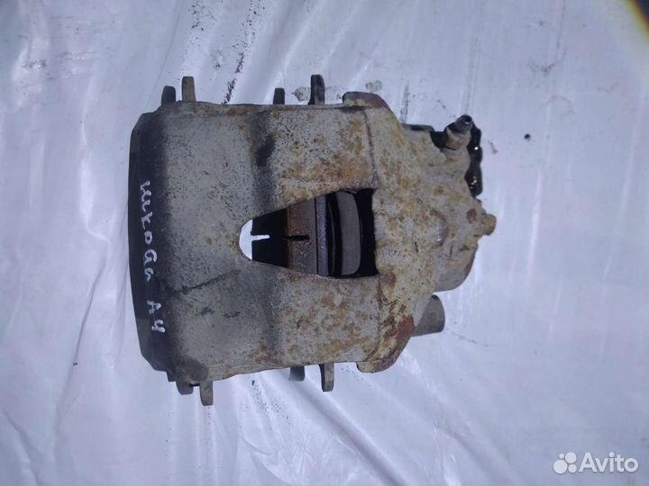 Суппорта передние Skoda Octavia Tour A4