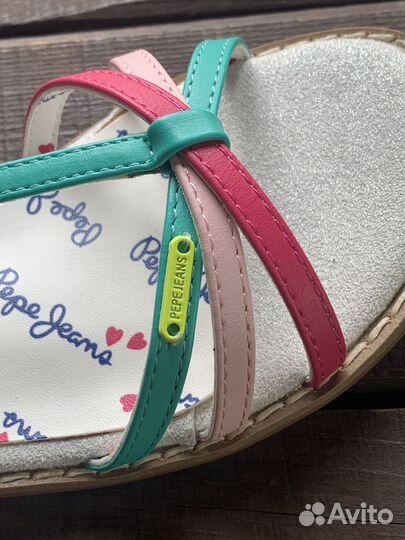 Pepe Jeans Новые сандалии для девочки 33 размер
