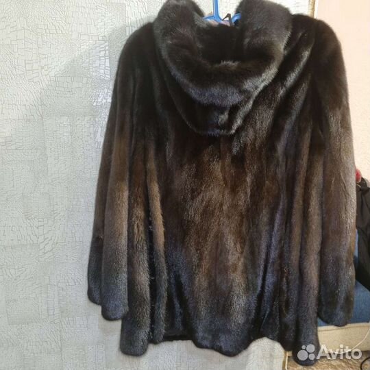 Шуба норковая с капюшоном 50-52размер