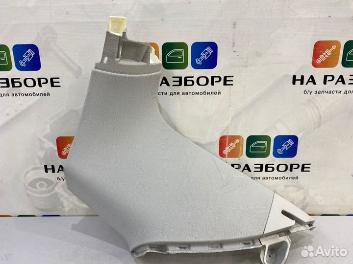 Накладка на стойку внутренняя задняя правая Audi