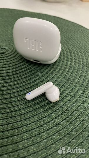 Кейс для наушниковJBL Wave 300