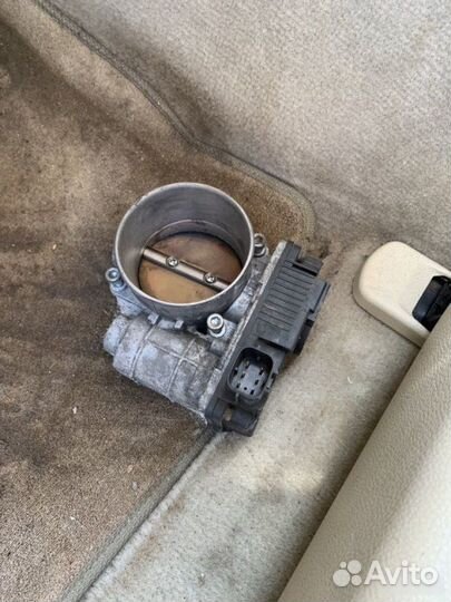 Дроссельная заслонка Infiniti M35