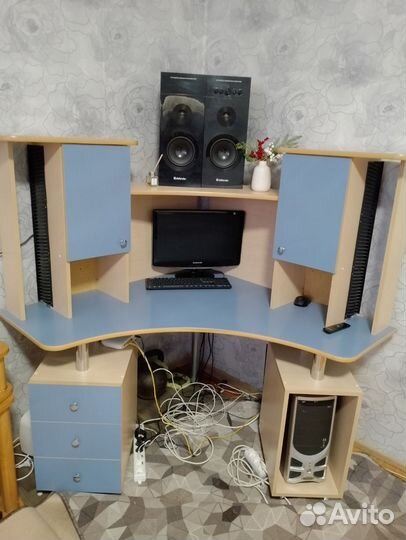 Компьютерный стол