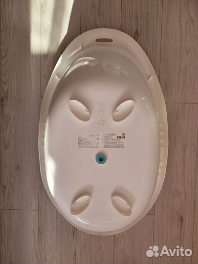 Ванночка для купания с отверстием для слива воды