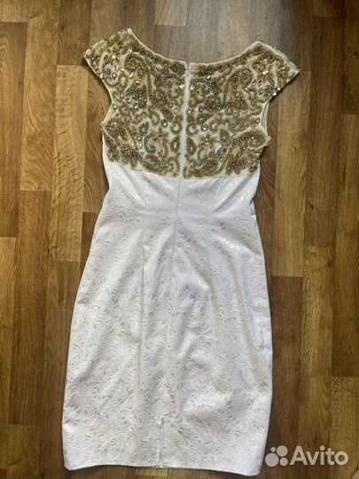 Платье белое со стразами