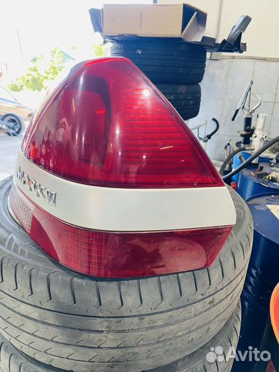 Задние фары Toyota Mark 2 110