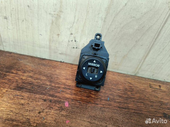 Блок управления зеркалами Hyundai Solaris 2016г