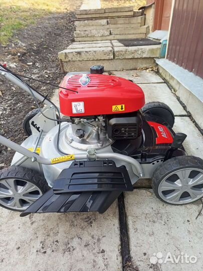 Газонокосилка бензиновая самоходная боковой выброс