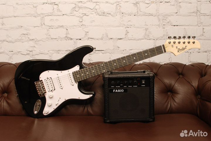 Электрогитара (Аксессуар в подарок)