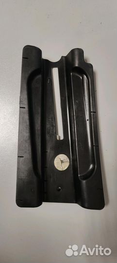 Кронштейн левый Ford Kuga