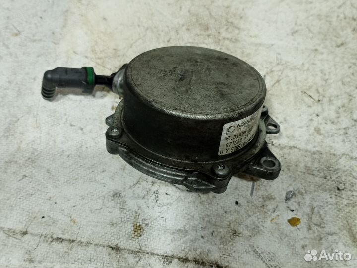 Насос вакуумный Peugeot 308