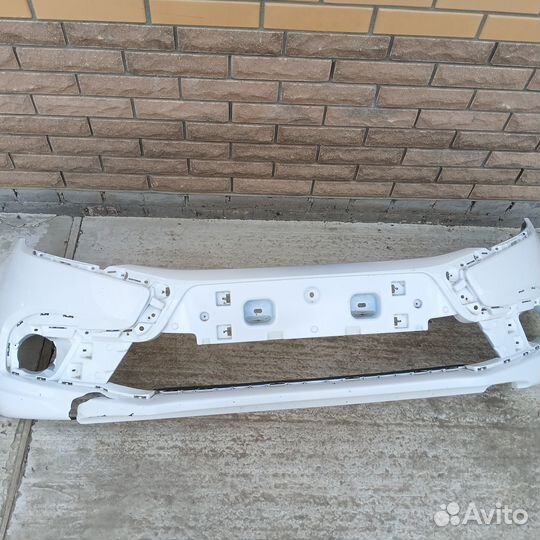 Продам бампер Лада Гранта