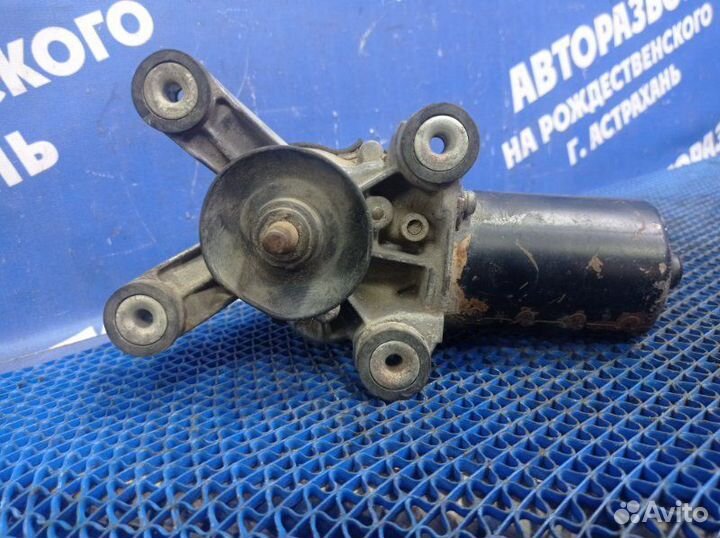 Моторчик переднего дворника Nissan Cefiro A33