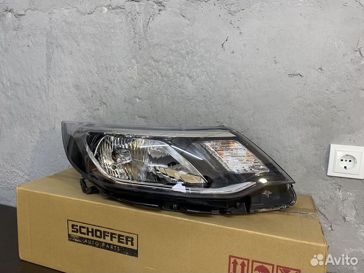 Kia Rio 3 рестайлинг передняя правая фара