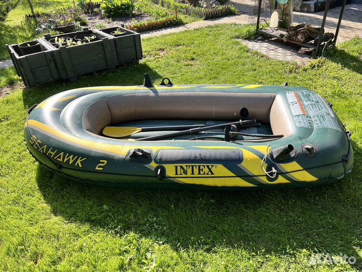 Надувная лодка Intex