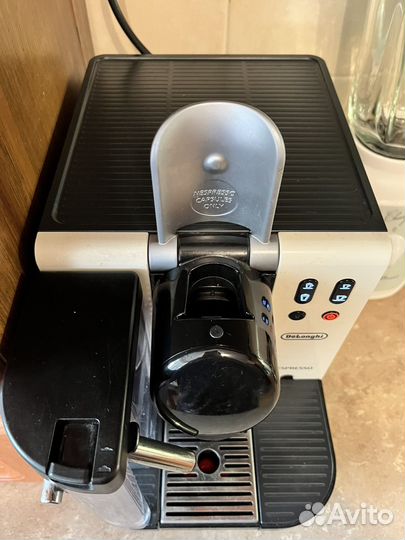 Кофемашина капсульная Delonghi Nespresso
