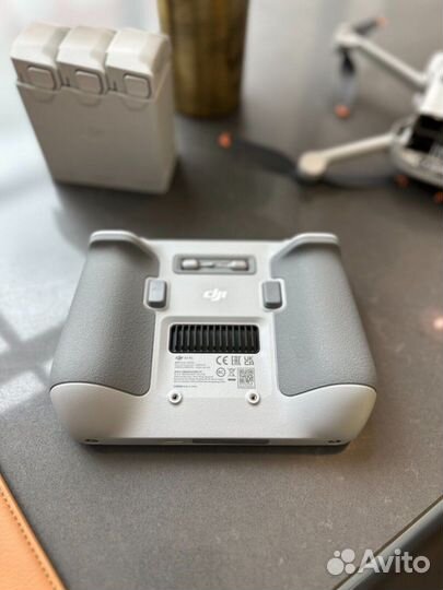 Квадрокоптер DJI Mini 3 Pro fly more combo