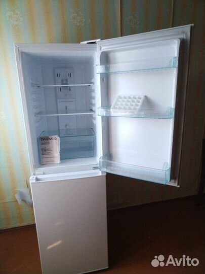Продам холодильник
