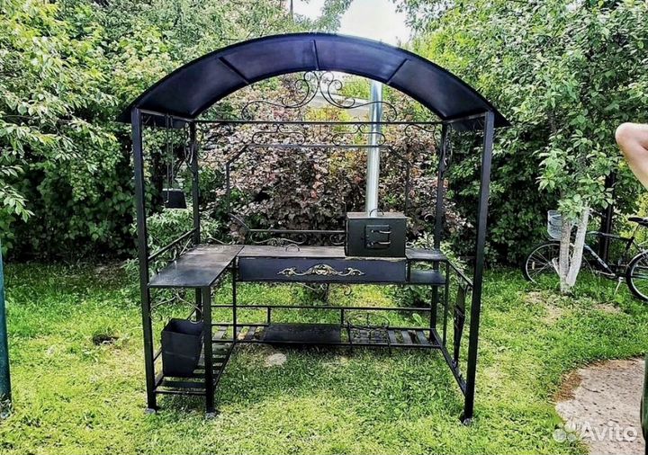 Мангал с крышей