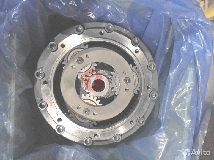 Редуктор поворота Hitachi ZX350K-3 9236591