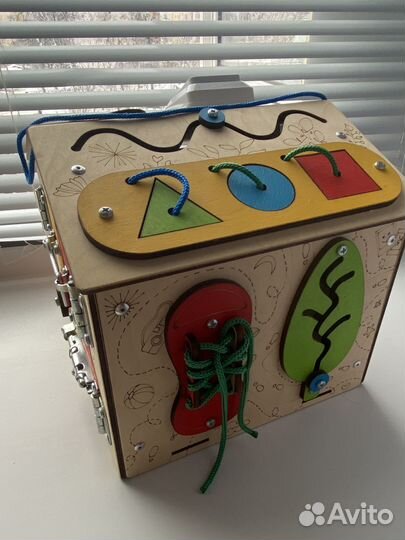 Бизидом со светом бизиборд