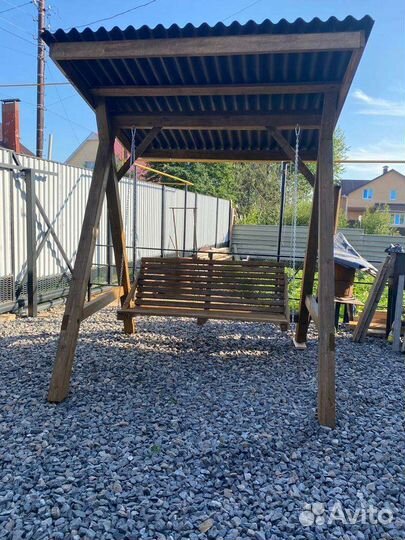 Садовые качели из дерева