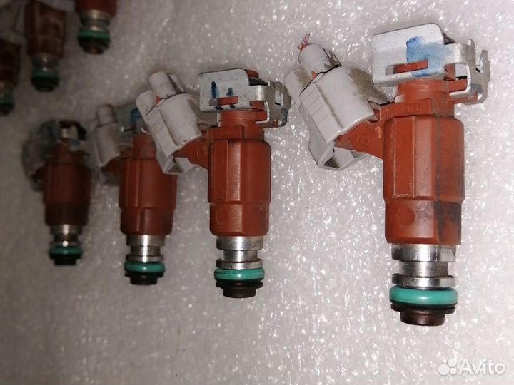 Топливная форсунка QG18DE