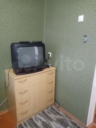 Комната 10 м² в 6-к., 2/2 эт.