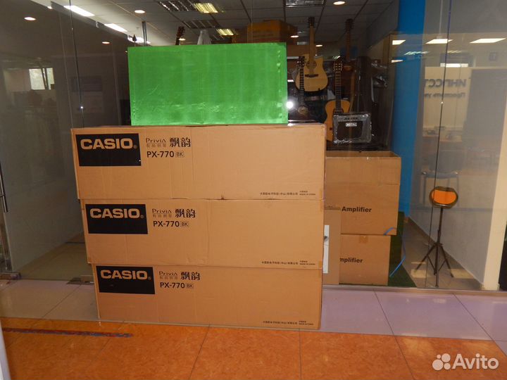 Цифровое пианино casio priviaPX-770чёрноё и белое
