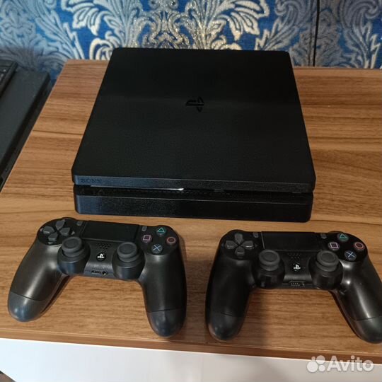 Sony PS4 slim 1 тб прошитая+ много игр