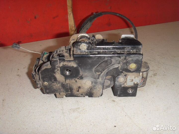 Замок двери задней правой 3B4839016AG Skoda Fabia