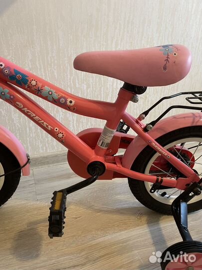 Детский велосипед четырехколесный